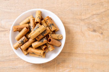 Taylandlı çıtır Hindistan cevizi roll - Tay tatlı snack