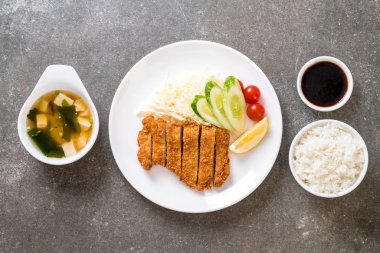 Japon kızartılmış domuz pirzolası (tonkatsu seti) - Japon yemek tarzı
