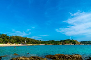 Güzel tropikal plaj ve deniz - tatil tatil kavramı