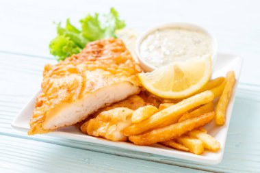 Balık ve cips - sağlıksız gıda