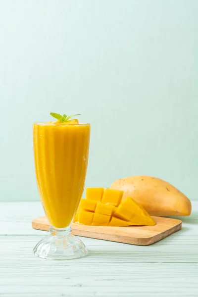 Fresh Mango Smoothies Healthy Food Drink Concept — Stock Photo, Image