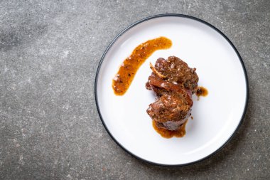 herb - Phuket Tayland geleneksel gıda tarzı ile domuz eti güveç