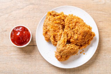 Kızarmış tavuk yemeği - abur cubur ve sağlıksız yemek