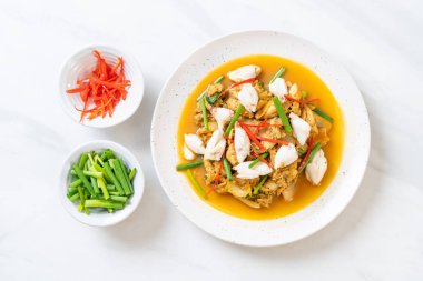 Fried yengeç ile toz köri - Tayland mutfağı