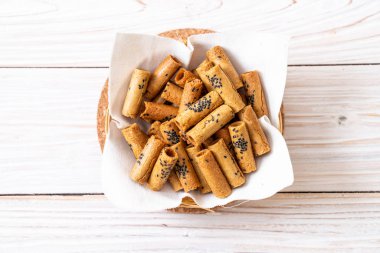 Taylandlı çıtır Hindistan cevizi roll - Tay tatlı snack