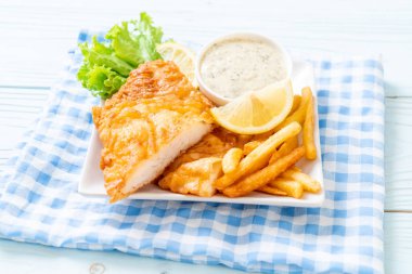 Balık ve cips - sağlıksız gıda