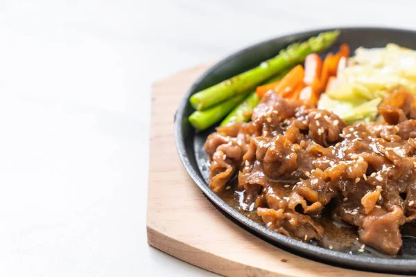 sıcak plaka - Asya tarzı domuz biftek dilimlenmiş