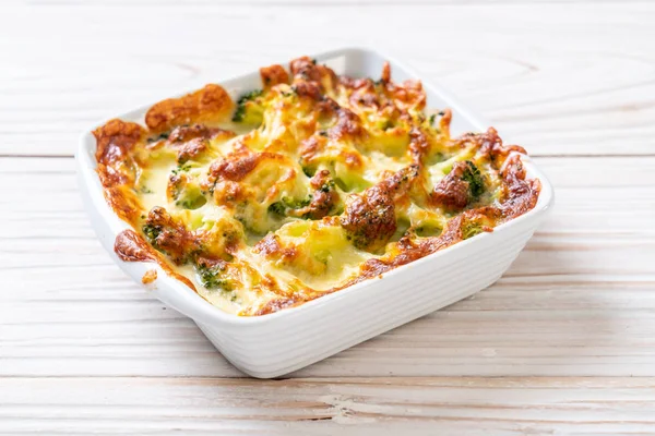 Peynirli fırında karnabahar ve brokoli graten