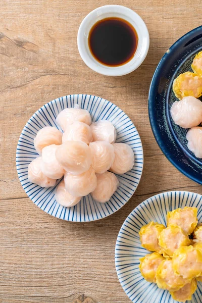Çin karides pişmiş hamur tatlısı - Asya gıda tarzı