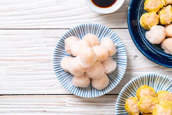 Çin karides pişmiş hamur tatlısı - Asya gıda tarzı