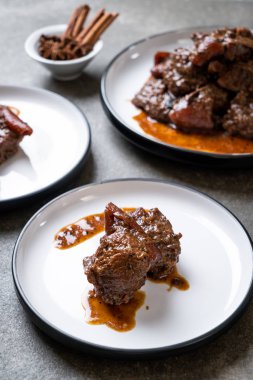 herb - Phuket Tayland geleneksel gıda tarzı ile domuz eti güveç