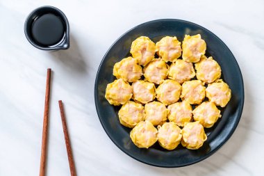 Karides Çince buğulanmış Dumpling sos ile