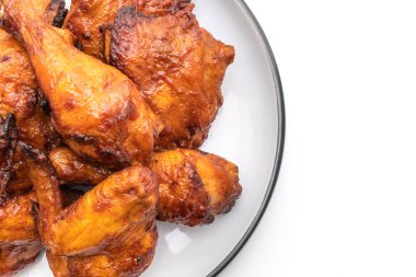 ızgara ve Barbekü tavuk beyaz arka plan üzerinde izole