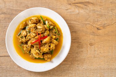 Fried yengeç ile toz köri - Tayland mutfağı