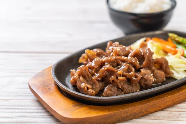 sıcak plaka - Asya tarzı domuz biftek dilimlenmiş