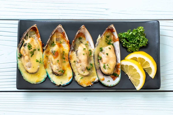 Fresh Mussel Baked Cheese — Stock Photo, Image