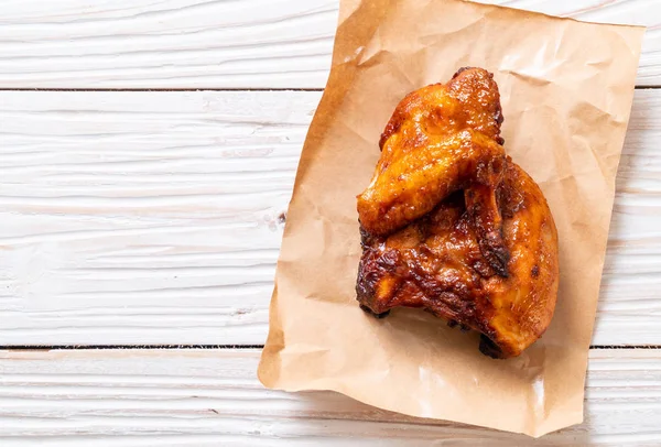 Masada ızgara ve ızgara tavuk.