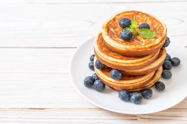 Taze yaban mersinli gözleme.