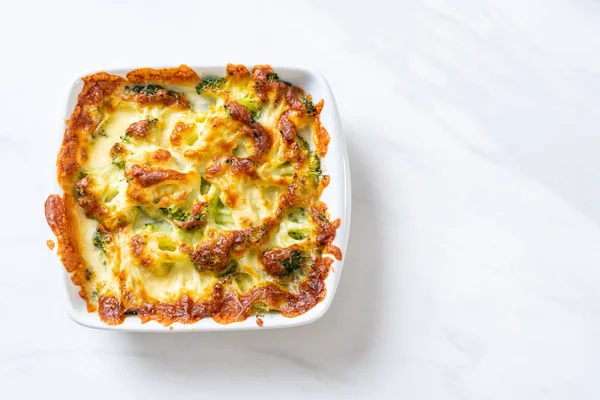 Peynirli fırında karnabahar ve brokoli graten