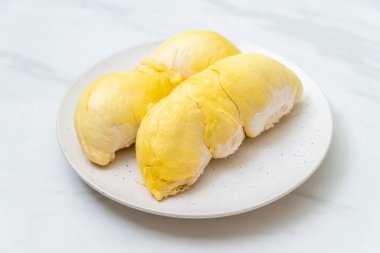Taze Durian meyve plaka üzerinde