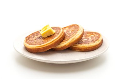 Beyaz backgorund izole tereyağlı gözleme