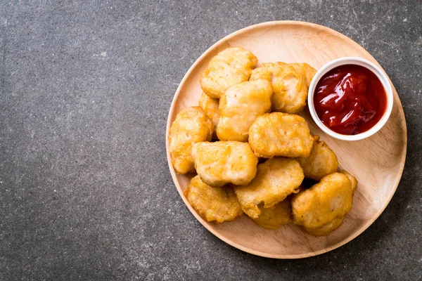 Soslu tavuk nugget, sağlıksız yemek.