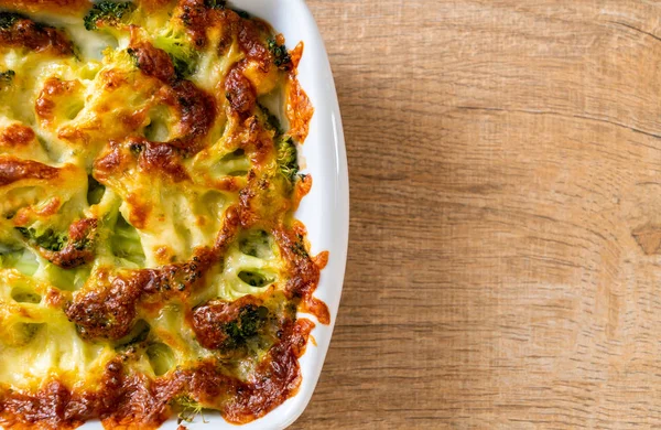 Peynirli fırında karnabahar ve brokoli graten