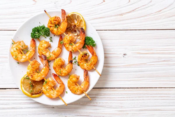 Grilled Tiger Shrimps Skewers Lemon Seafood Style — Stock Photo, Image