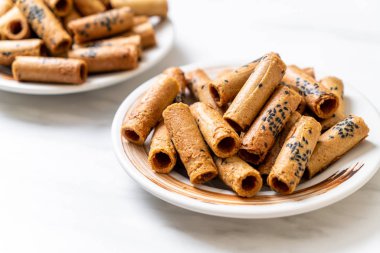 Taylandlı çıtır Hindistan cevizi roll - Tay tatlı snack