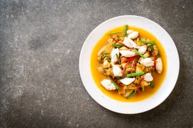 Fried yengeç ile toz köri - Tayland mutfağı