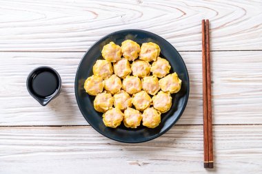 Karides Çince buğulanmış Dumpling sos ile