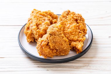 Kızarmış tavuk yemeği - abur cubur ve sağlıksız yemek