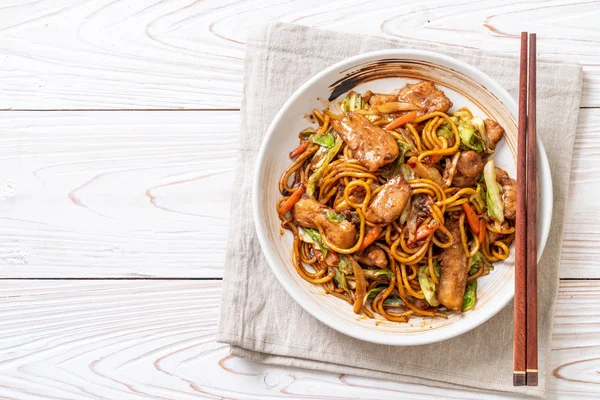 tavada kızartılmış yakisoba noodle pork - Asya gıda tarzı ile
