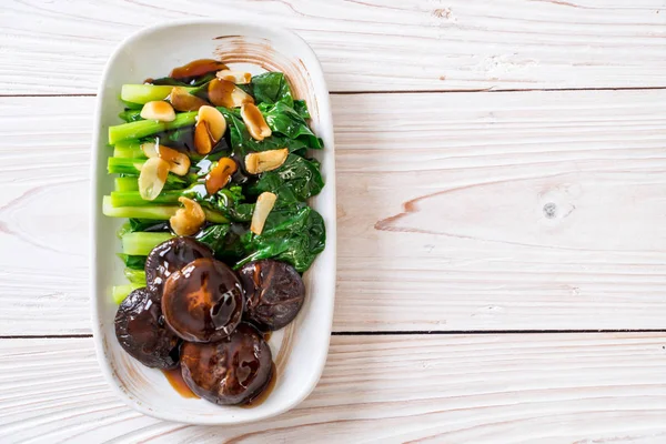 Sarımsaklı istiridye soslu kızarmış Hong Kong Kale heyecan