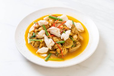 Fried yengeç ile toz köri - Tayland mutfağı