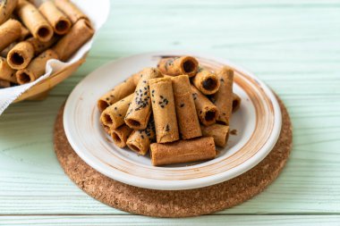 Taylandlı çıtır Hindistan cevizi roll - Tay tatlı snack