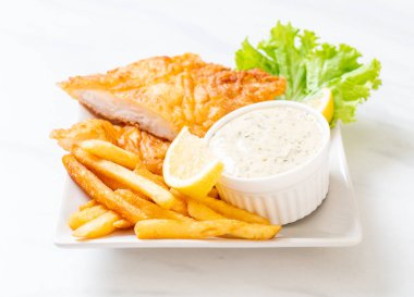 Balık ve cips - sağlıksız gıda