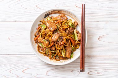tavada kızartılmış yakisoba noodle pork - Asya gıda tarzı ile