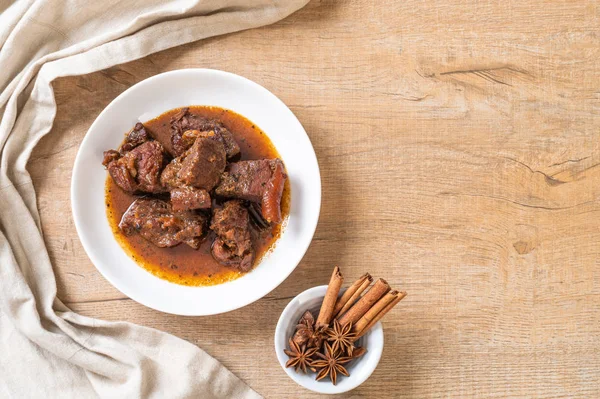 herb - Phuket Tayland geleneksel gıda tarzı ile domuz eti güveç