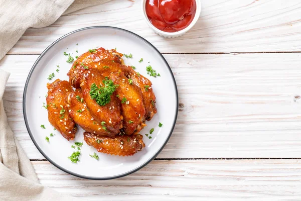 Alitas Pollo Horno Barbacoa Con Sésamo Blanco —  Fotos de Stock