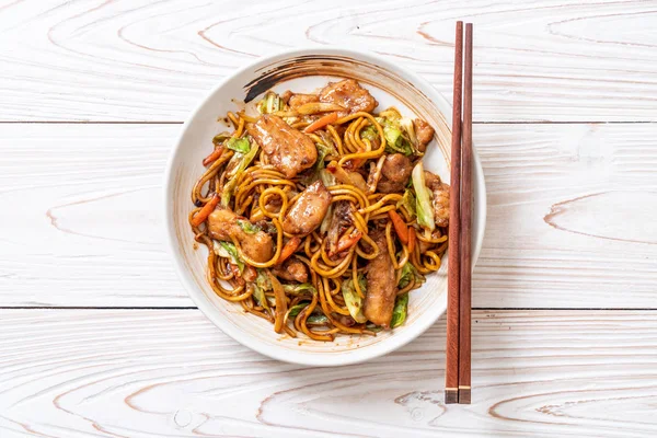tavada kızartılmış yakisoba noodle pork - Asya gıda tarzı ile