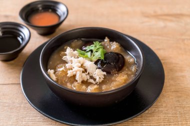 Yengeç kase kırmızı et suyu çorbası kızarmış balık Maw