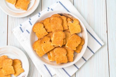 tost sarımsak ekmek plaka üzerinde