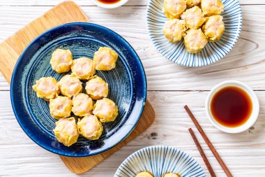 Karides Çince buğulanmış Dumpling sos ile