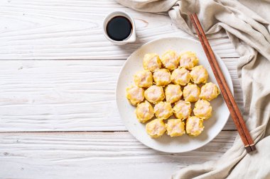 Karides Çince buğulanmış Dumpling sos ile