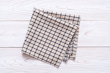 mutfak bezi (peçete) kopya alanı ile ahşap arka plan üzerinde