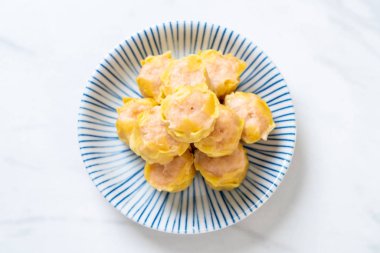 Çin karides pişmiş hamur tatlısı - Asya gıda tarzı