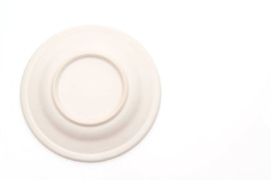 boş levha ve beyaz arka plan üzerinde izole kase
