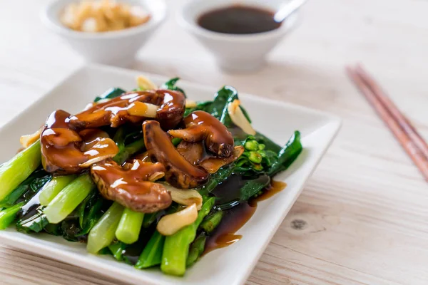 Sarımsaklı istiridye soslu kızarmış Hong Kong Kale heyecan