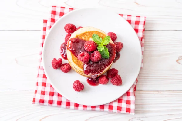 Pancake Fresh Raspberries Raspberry Sauce — Stock Photo, Image